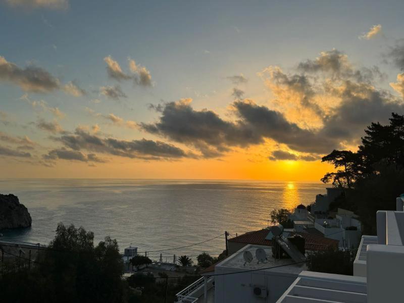 Enilion Luxury Suites Kyra Panagia Zewnętrze zdjęcie