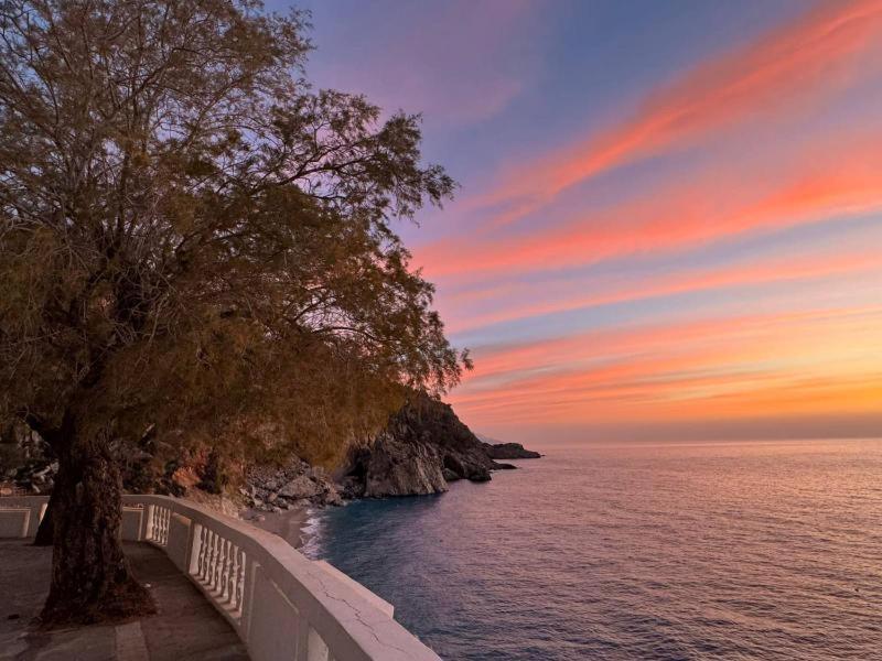 Enilion Luxury Suites Kyra Panagia Zewnętrze zdjęcie